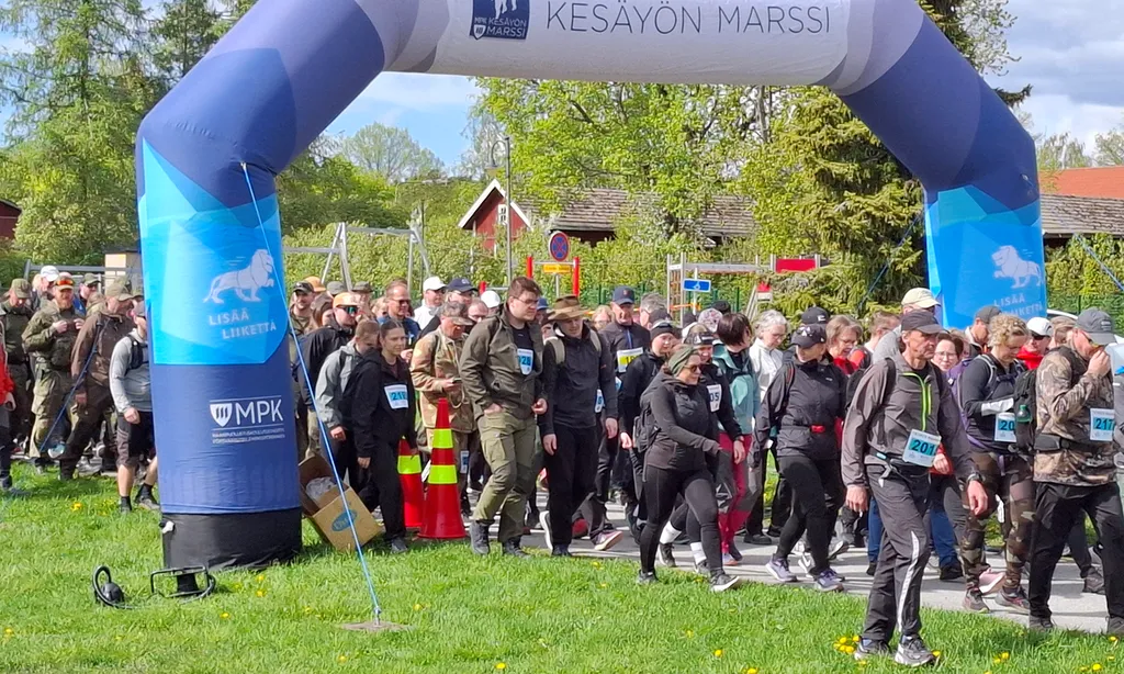 Marssille lähdettiin reippaasti joukolla.